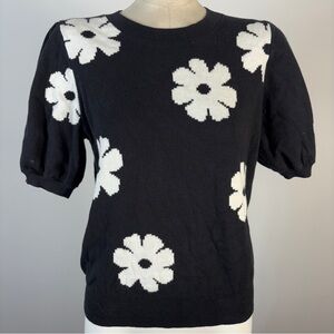 ❤️ GAP Black and White Daisy Short Sleeve Top M